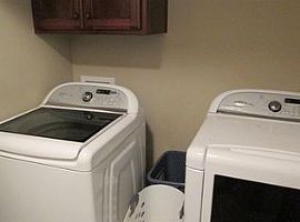 4642 S Dwight Dr, Manhattan, Ks 66502 3 Beds 2 Baths 2,938 Sqft in Manhattan, KS (Photo 7 of 8)