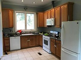  2517 Acorn Hill Ave, Beaufort, Sc 29902 3 Beds 2 Baths 1,700 S in Beaufort, SC (Photo 3 of 4)