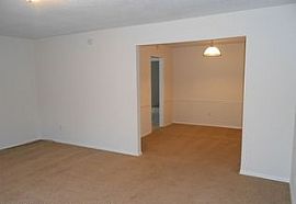  128 Saturn Ln, Greer, Sc 29651 3 Beds 2 Baths 1,672 Sqft in Greer, SC (Photo 4 of 4)