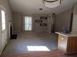  7 Chinaberry Ln, Simpsonville, Sc 29680 3 Beds 2 Baths 1,280 S in Simpsonville, SC (Photo 3 of 4)