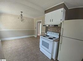 107 S Beverly Ln, Greer, Sc 29650 3 Beds 1 Bath 864 Sqft in Greer, SC (Photo 4 of 8)