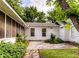 5303 Aurora Dr # A, Austin, Tx 78756 3 Beds 2 Baths 1,300 Sqft in Austin, TX (Photo 7 of 11)