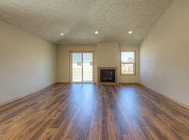 684 10th St, Gearhart, Or 97138 4 Beds 2 Baths 1,900 Sqft in Gearhart, OR (Photo 5 of 6)