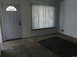 5027 Lincoln Blvd, Dearborn Heights, Mi 48125 3 Beds 1 Bath 1,0 in Dearborn Heights, MI (Photo 2 of 10)