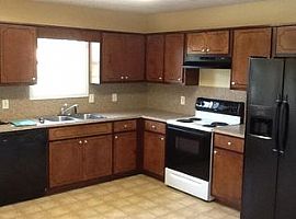 22 Lake Ct, Phenix City, Al 36870 (747) 444-3766 in Phenix City, AL (Photo 2 of 7)