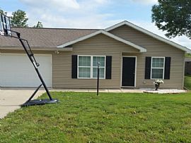 6857 Boston Dr, Newburgh, in 47630 3 Beds 2 Baths 1,300 Sqft in Newburgh, IN