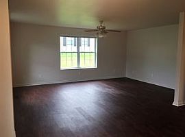 6857 Boston Dr, Newburgh, in 47630 3 Beds 2 Baths 1,300 Sqft in Newburgh, IN (Photo 2 of 8)