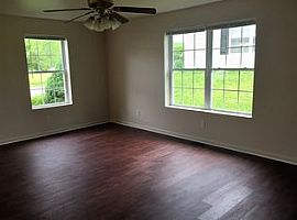 6857 Boston Dr, Newburgh, in 47630 3 Beds 2 Baths 1,300 Sqft in Newburgh, IN (Photo 5 of 8)