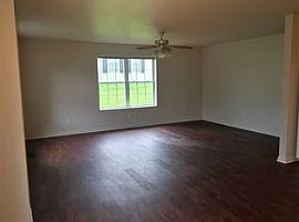 6857 Boston Dr, Newburgh, in 47630 3 Beds 2 Baths 1,300 Sqft in Newburgh, IN (Photo 8 of 8)