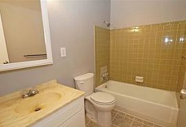 3810 W Creighton Ter, Peoria, Il in Peoria, IL (Photo 5 of 8)