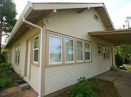 2128 Shasta St, Redding, Ca 96001 3 Beds 1 Bath 1,200 Sqft in Redding, CA (Photo 2 of 7)