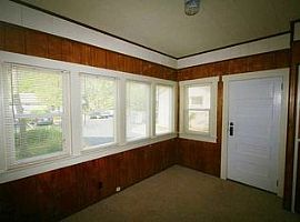 2128 Shasta St, Redding, Ca 96001 3 Beds 1 Bath 1,200 Sqft in Redding, CA (Photo 4 of 7)