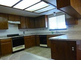 9203 Hickory Ave, Hesperia, Ca 92345 3 Beds 2 Baths 1,662 Sqft in Hesperia, CA (Photo 2 of 7)