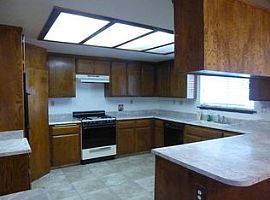 9203 Hickory Ave, Hesperia, Ca 92345 3 Beds 2 Baths 1,662 Sqft in Hesperia, CA (Photo 6 of 7)