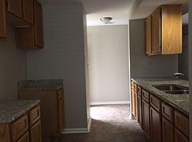 812 Coolee Ln, Indianapolis, in 46229 3 Beds 1.5 Baths 1,120 Sq in Indianapolis, IN (Photo 2 of 9)