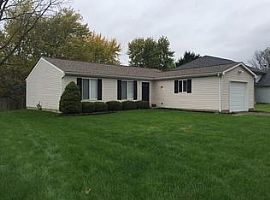 812 Coolee Ln, Indianapolis, in 46229 3 Beds 1.5 Baths 1,120 Sq in Indianapolis, IN (Photo 8 of 9)