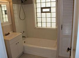 1610 Davis Ave, Whiting in Whiting, IN (Photo 8 of 12)