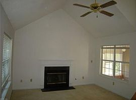 2bed/2baths/826 Brassie Way, Newport News, Va in Newport News, VA (Photo 2 of 5)