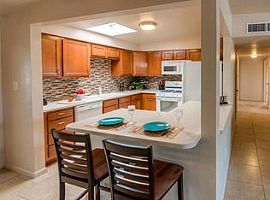 S Baylor Dr Tucson, Az 85710 in Tucson, AZ (Photo 6 of 12)