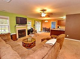  301 Sun St, Richlands, Nc 28574 3 Beds 2 Baths 1,384 Sqft in Apex, NC (Photo 4 of 4)