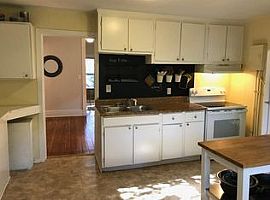 1305 Clarendon St, Durham Rent 600 Deposit 600 Total 1200 in Durham, NC (Photo 5 of 7)