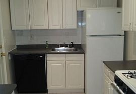 7402 Lisle Ave, Falls Church, Va 22043 3 Beds 1 Bath in Falls Church, VA (Photo 3 of 4)