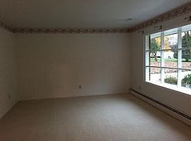 2906 Glenmont Dr, Roanoke, Va 24018 3 Beds 2.5 Baths in Roanoke, VA (Photo 6 of 7)