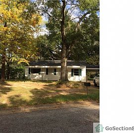 32beds 1 Bath 1,100 Sqft in Mobile, AL (Photo 4 of 4)