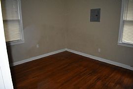 2 Beds 1 Bath 1,524 Sqft in Mobile, AL (Photo 3 of 9)