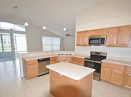 916 Shaw Cir, Melbourne, Fl 32940 3 Beds 2 Baths 1,890 Sqft in Melbourne, FL (Photo 3 of 7)