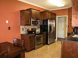 321 Flowing Meadows Dr, Kathleen, Ga 31047 3 Beds 2 Baths 1,677 in Kathleen, GA (Photo 7 of 8)