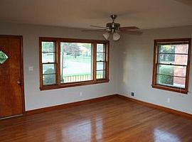 2543 Fureen Dr, Louisville Rent 500 Deposit 500 Total 1000 in Louisville, KY (Photo 3 of 7)