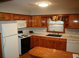 2543 Fureen Dr, Louisville Rent 500 Deposit 500 Total 1000 in Louisville, KY (Photo 5 of 7)