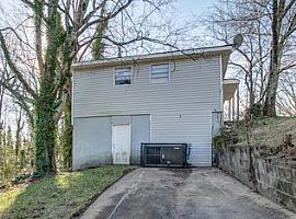 601 26th Ct Nw, Center Point, Al 35215 in Center Point, AL (Photo 2 of 12)