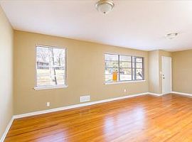 601 26th Ct Nw, Center Point, Al 35215 in Center Point, AL (Photo 8 of 12)