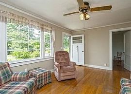  211 N Pliney Cir, Simpsonville, Sc 29681 2 Beds 1 Bath 977 Sqf in Simpsonville, SC (Photo 3 of 4)