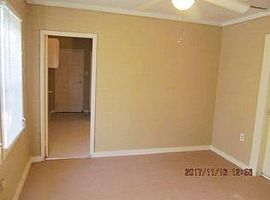 655 Live Oak St, Mobile, Al 36603 in Mobile, AL (Photo 8 of 9)