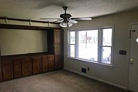  9201 Wanlou Dr, Louisville, Ky 40272 3 Beds 1.5 Baths 1,200 Sq in Louisville, KY (Photo 3 of 5)