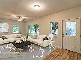  137 Park Cir, Old Hickory, Tn 37138 3 Beds 2 Baths 1,086 Sqft in Old Hickory, TN (Photo 4 of 5)