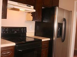  700 Shelton Cir, Clarksville, Tn 37042 3 Beds 1.5 Baths 1,112  in Clarksville, TN (Photo 3 of 5)