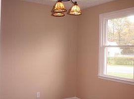  700 Shelton Cir, Clarksville, Tn 37042 3 Beds 1.5 Baths 1,112  in Clarksville, TN (Photo 5 of 5)