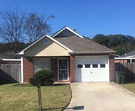 1820 Stonehenge Dr, Birmingham, Al 35215 in Birmingham, AL