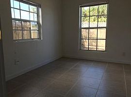 685 Old Dixie Hwy, Vero Beach, Fl 32962 in Vero Beach, FL (Photo 4 of 10)