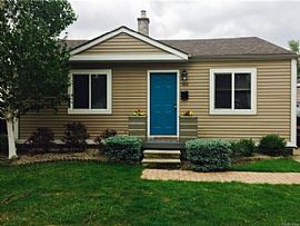  592 E Kalama Ave, Madison Heights, Mi 48071 2 Beds 1 Bath 700  in Madison Heights, MI