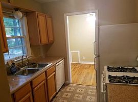  1218 N Crestway St, Wichita, Ks 67208 2 Beds 1 Bath 736 Sqft in Wichita, KS (Photo 2 of 3)