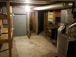  905 Eastwood Ave, Alton, Il 62002 2 Beds 1 Bath 940 Sqft in Alton, IL (Photo 4 of 6)