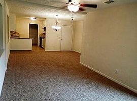 2102 18th Ave N, Texas City, Tx 77590 3 Beds 2 Baths 1,162 Sqft in Texas City, TX (Photo 2 of 10)