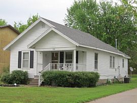  1120 Woodland St, Emporia, Ks 66801 2 Beds 1 Bath 796 Sqft in Emporia, KS