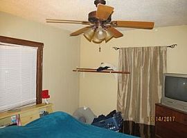  1120 Woodland St, Emporia, Ks 66801 2 Beds 1 Bath 796 Sqft in Emporia, KS (Photo 3 of 6)