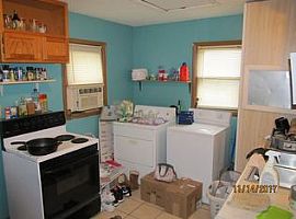  1120 Woodland St, Emporia, Ks 66801 2 Beds 1 Bath 796 Sqft in Emporia, KS (Photo 5 of 6)